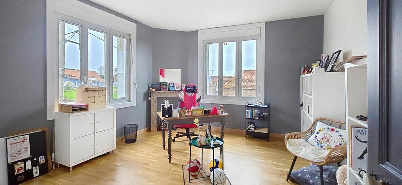 Maison - 290 m² - 10 pièces