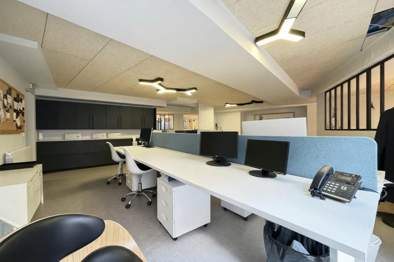 Bureau - 206 m² - 6 pièces