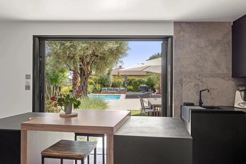 Villa - 300 m² - 7 pièces