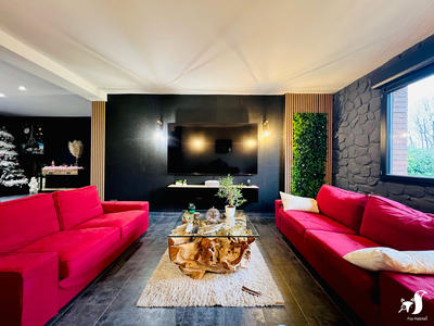 Maison - 198 m² - 7 pièces