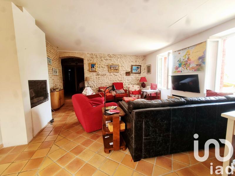 Maison - 1 000 m² - 29 pièces