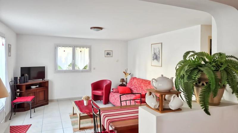 Maison - 204 m² - 8 pièces