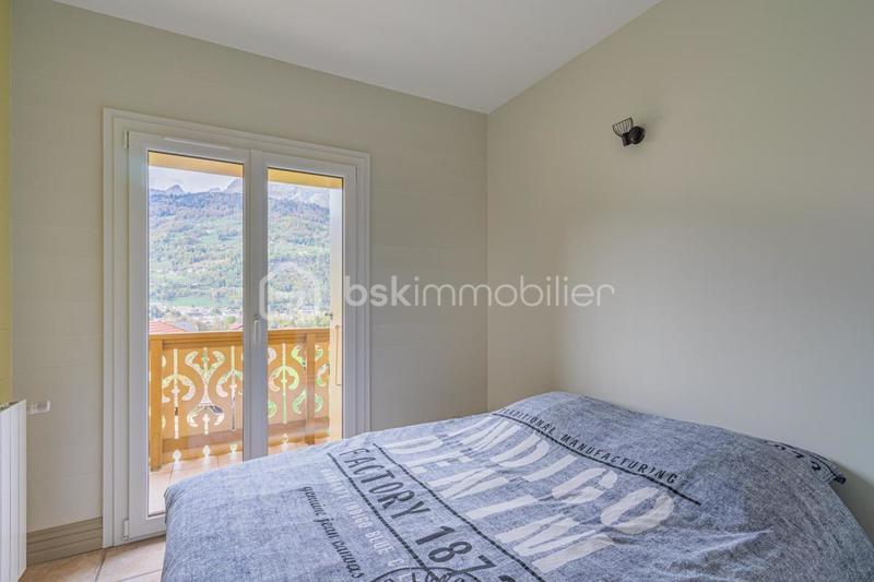 Maison traditionnelle - 268 m² - 7 pièces