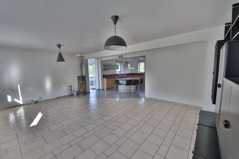 Maison - 180 m² - 5 pièces