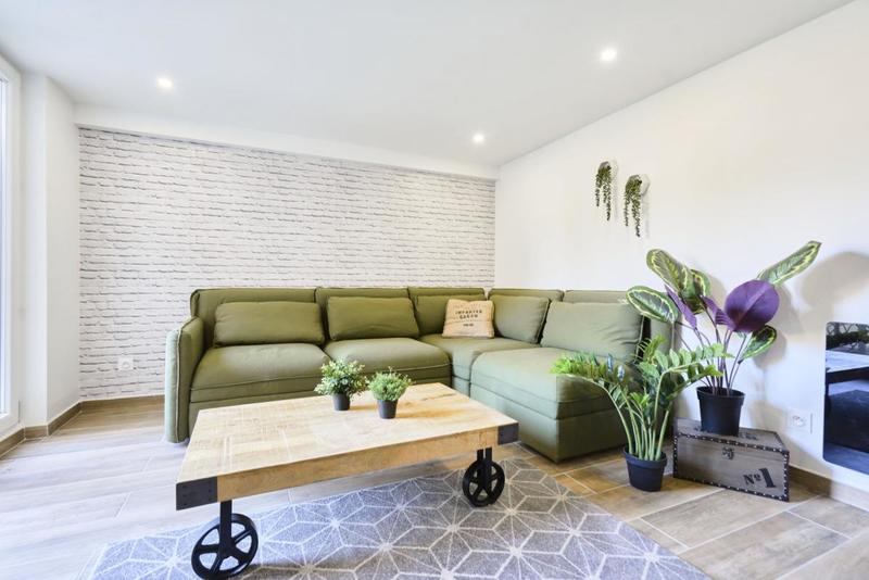 Maison - 121 m² - 6 pièces