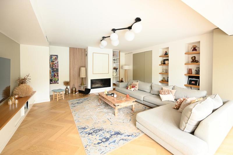 Maison - 270 m² - 7 pièces