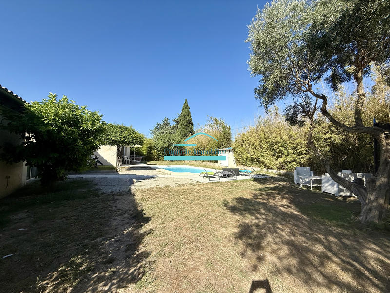 Propriété - 336 m² - 10 pièces