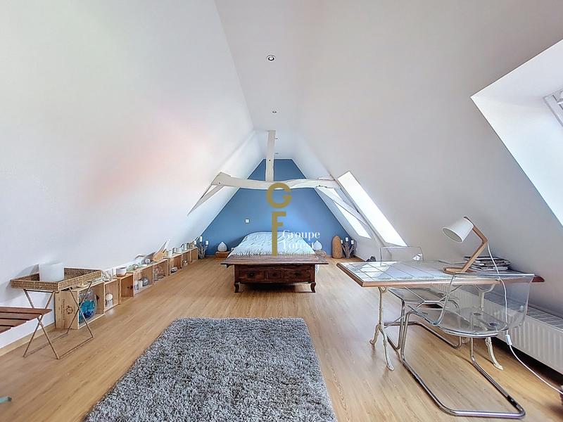 Maison - 255 m² - 7 pièces