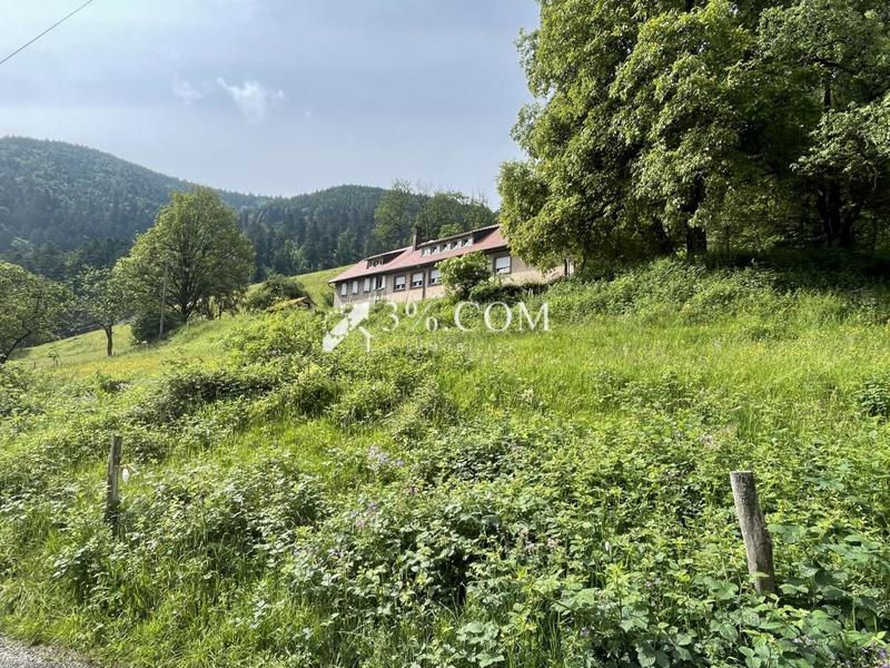 Maison - 630 m² - 25 pièces