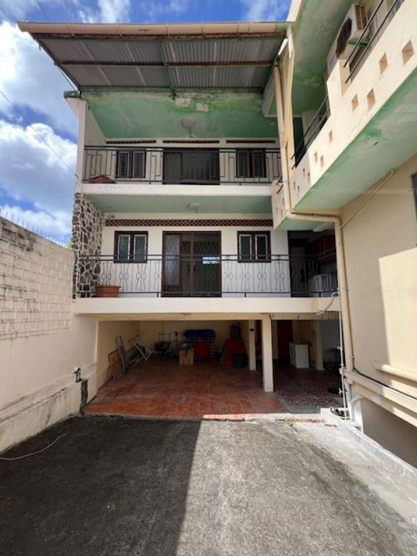 Maison - 400 m² - 11 pièces