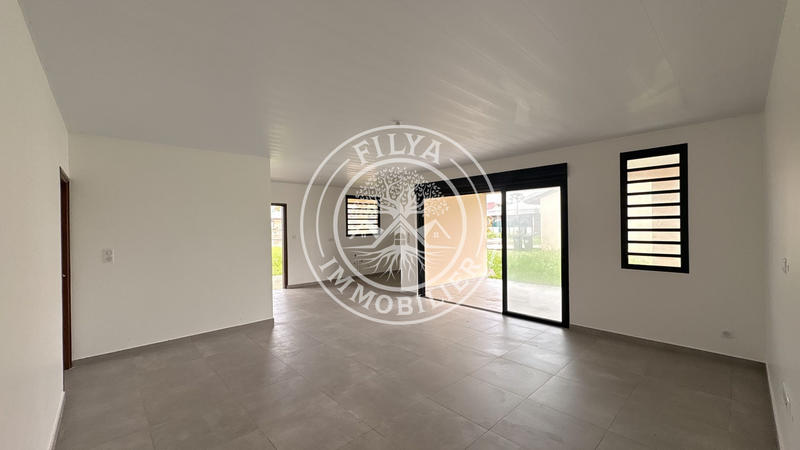 Maison - 93 m² - 4 pièces