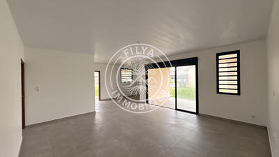 Maison - 93 m² - 4 pièces