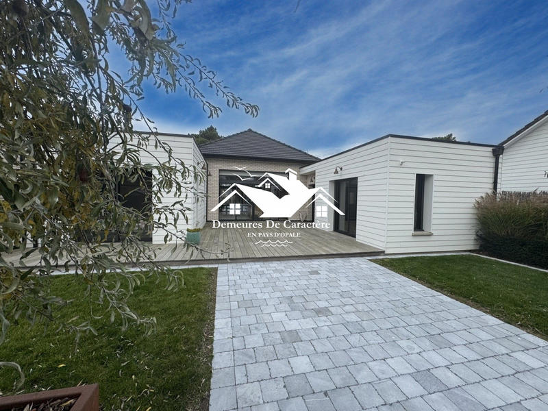 Maison - 210 m² - 6 pièces