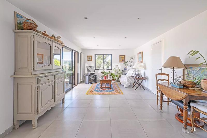 Maison - 215 m² - 6 pièces