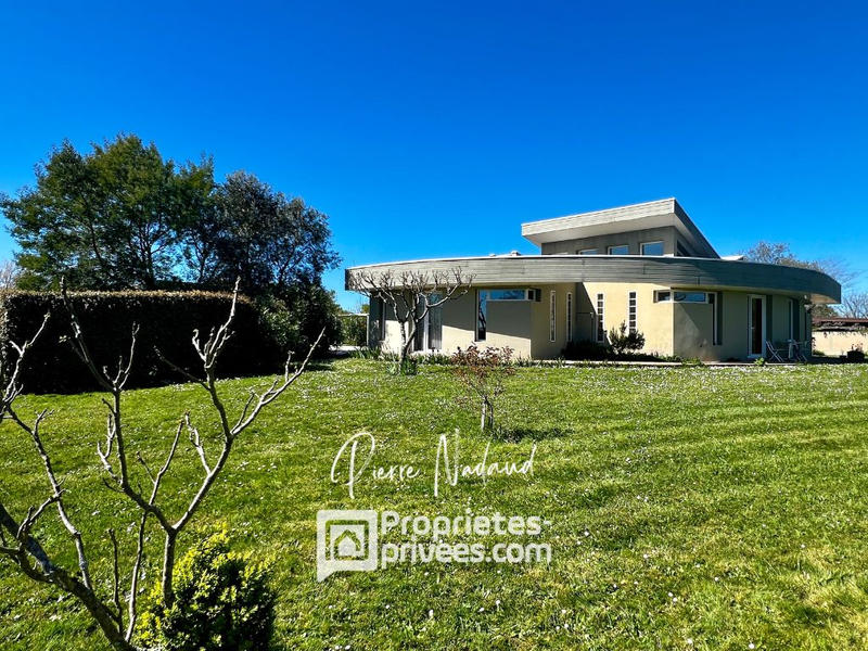 Maison - 207 m² - 5 pièces