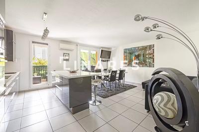 Appartement - 82 m² - 4 pièces