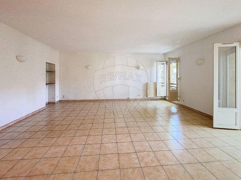 Immeuble - 234 m² - 9 pièces