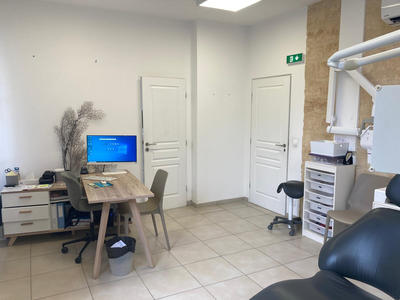 Local commercial - 73 m² - 6 pièces