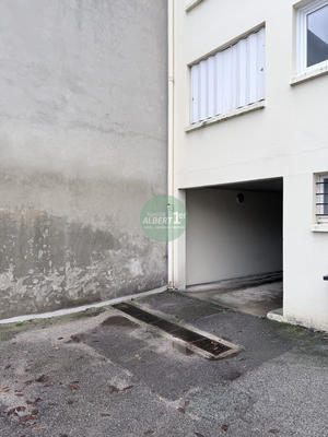 Parking / Garage - 12 m²