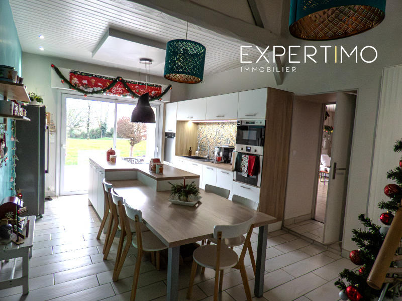 Propriété - 217 m² - 8 pièces