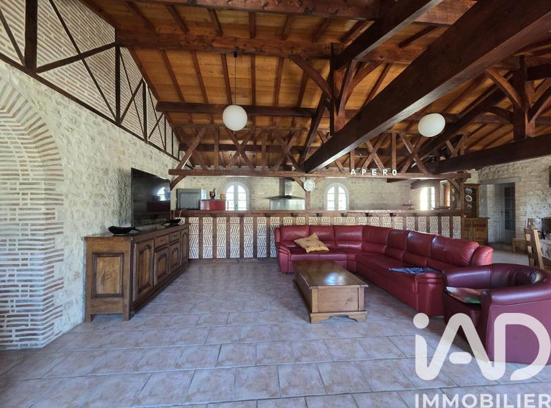 Maison - 654 m² - 18 pièces