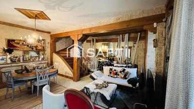 Maison - 244 m² - 8 pièces