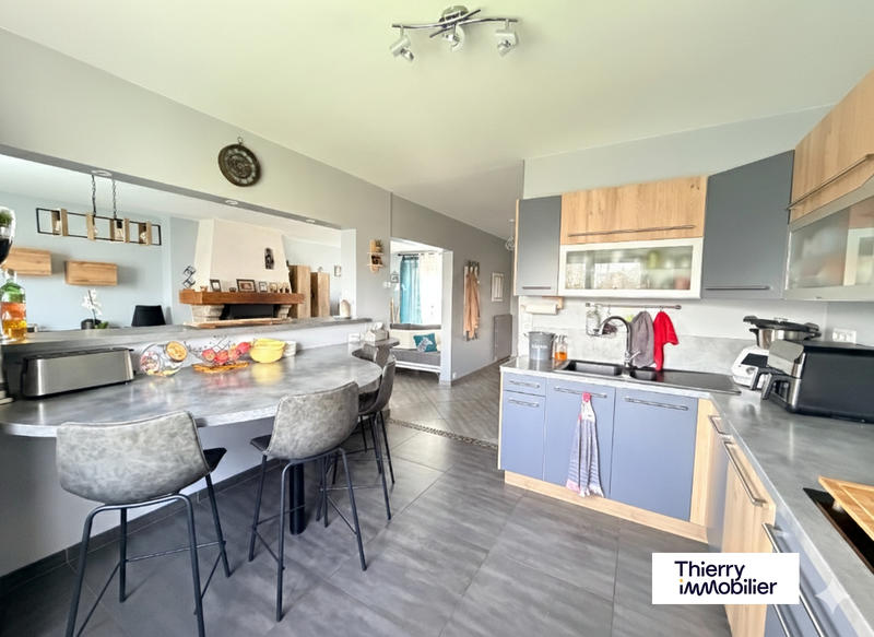 Maison - 180 m² - 6 pièces