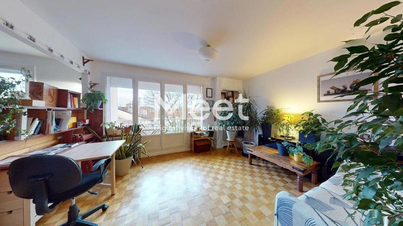 Appartement - 100 m² - 5 pièces