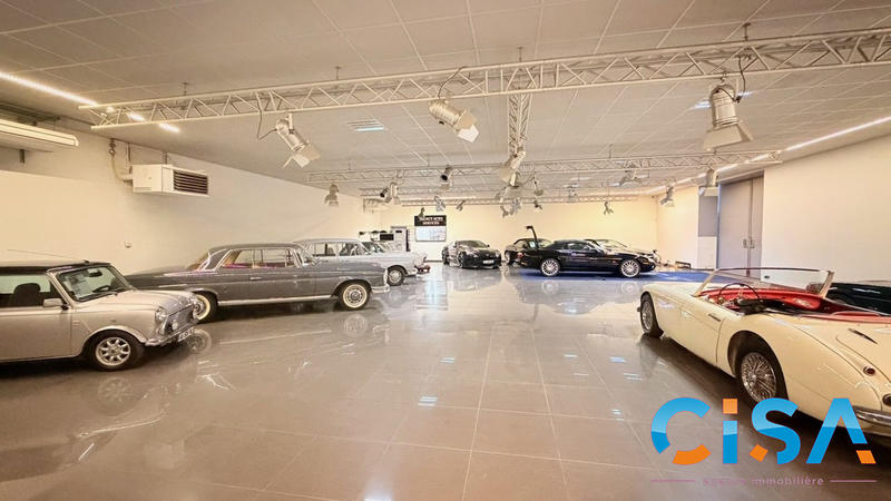 Entrepôt - 1 520 m²