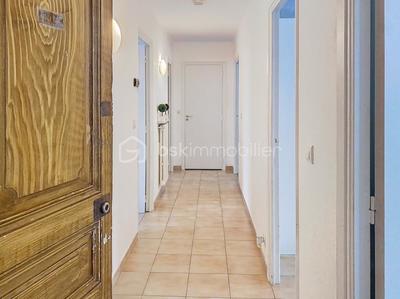 Appartement - 84 m² - 3 pièces