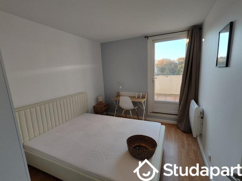 Chambre - 13 m² - 1 pièce