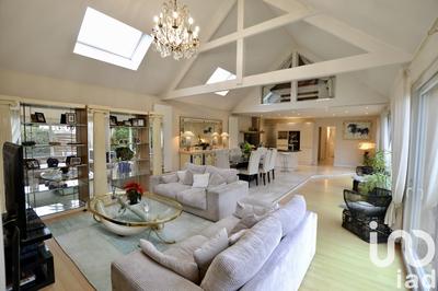 Maison - 181 m² - 8 pièces