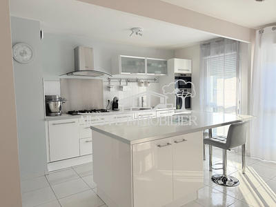 Appartement - 84 m² - 4 pièces