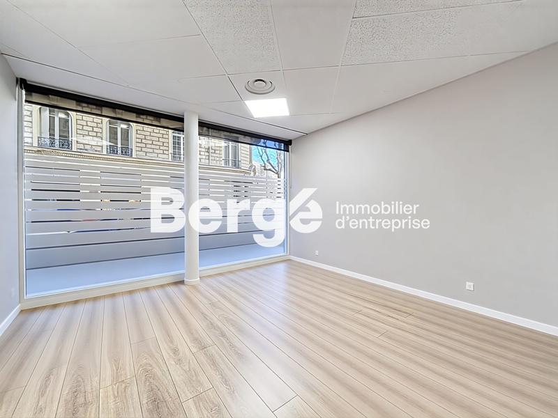 Local commercial - 147 m² - 8 pièces