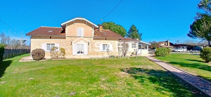 Maison - 260 m² - 7 pièces