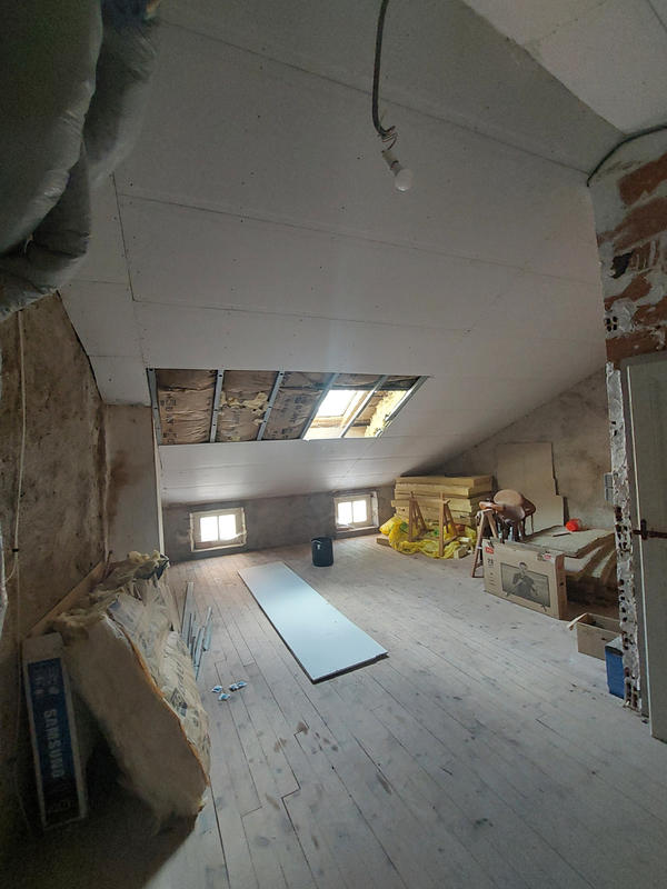 Maison - 94 m² - 5 pièces