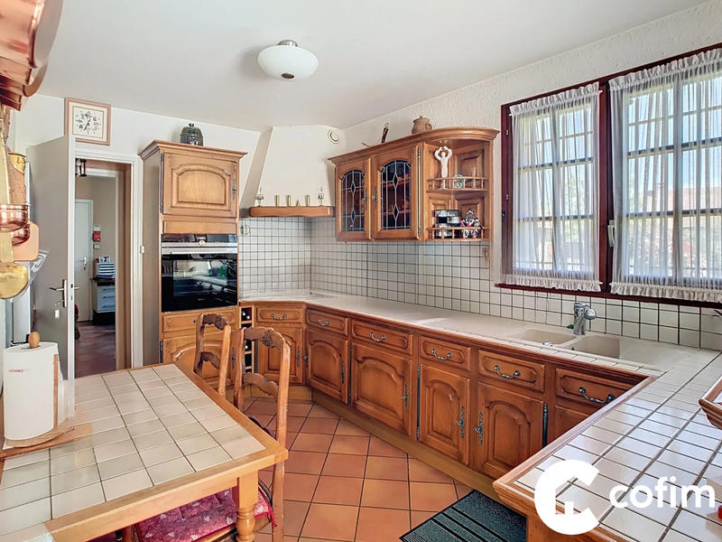 Maison traditionnelle - 151 m² - 6 pièces