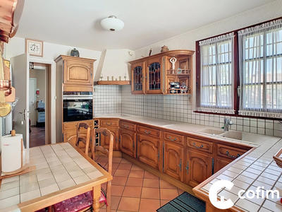 Maison traditionnelle - 151 m² - 6 pièces