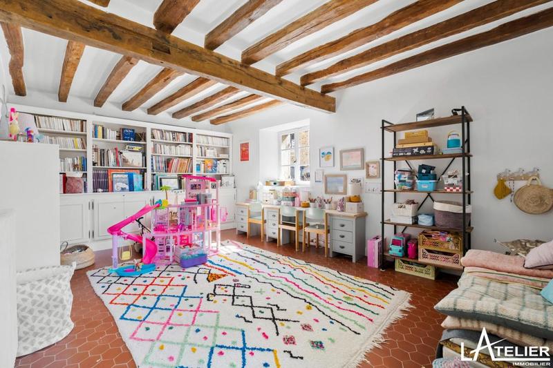 Maison - 258 m² - 10 pièces