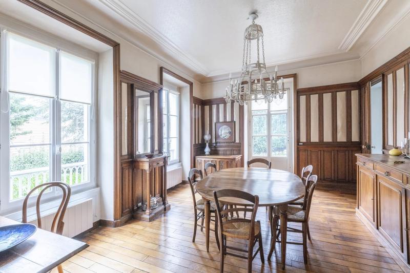 Maison - 273 m² - 9 pièces