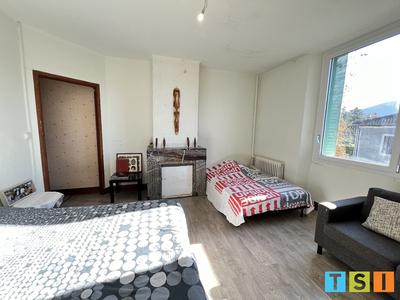 Maison - 260 m² - 7 pièces