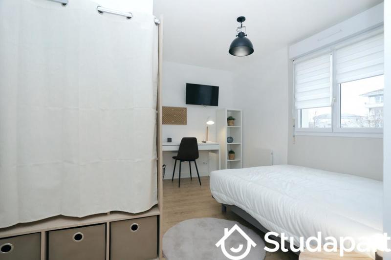 Chambre - 10 m² - 1 pièce