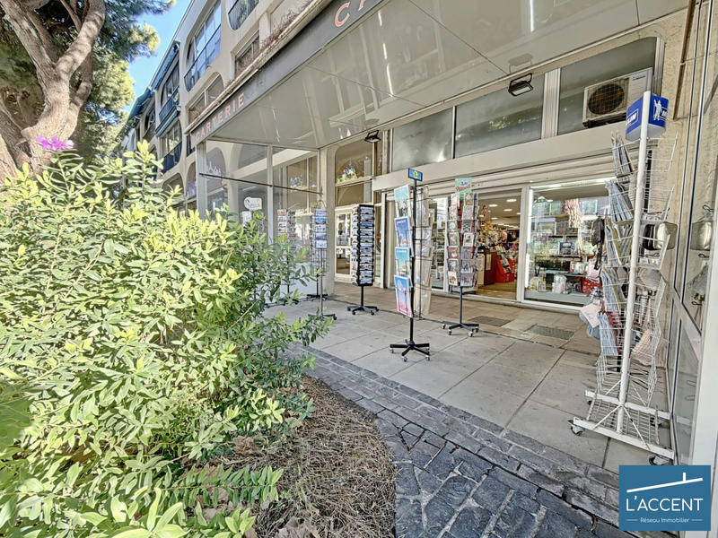 Fonds de commerce - 77 m²