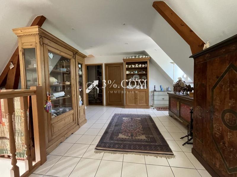 Propriété - 233 m² - 9 pièces
