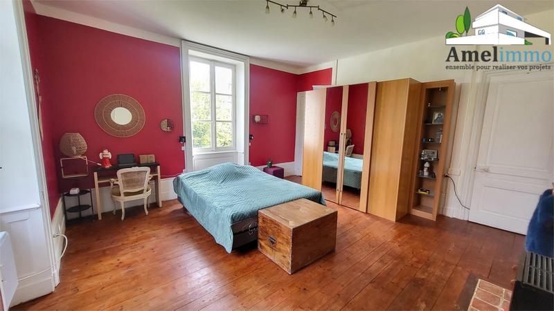 Maison - 250 m² - 7 pièces