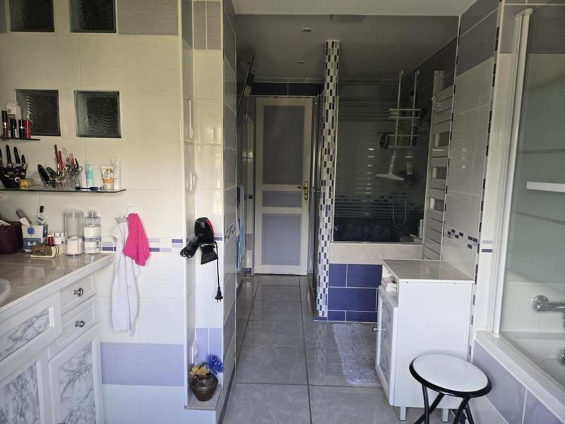 Maison - 148 m² - 8 pièces