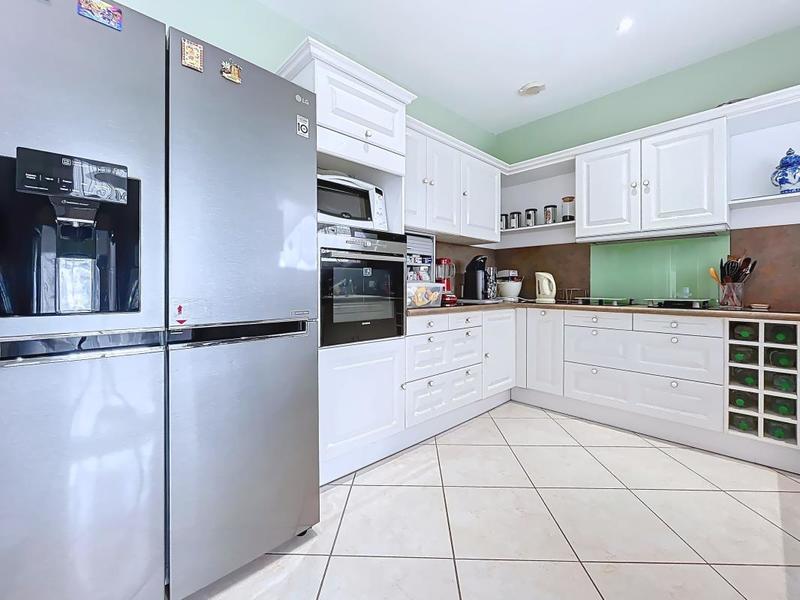 Pavillon - 197 m² - 5 pièces