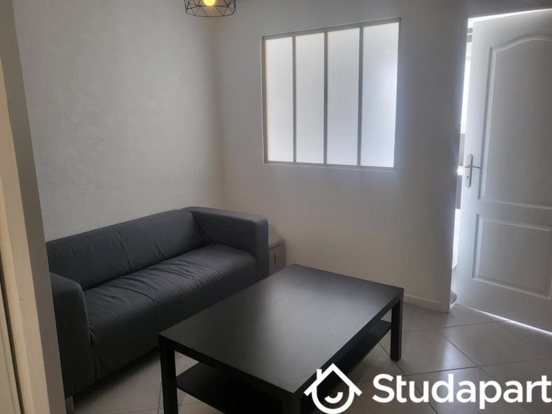 Chambre - 12 m² - 1 pièce