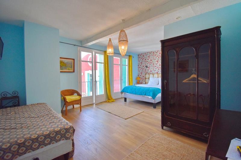 Propriété - 700 m² - 16 pièces