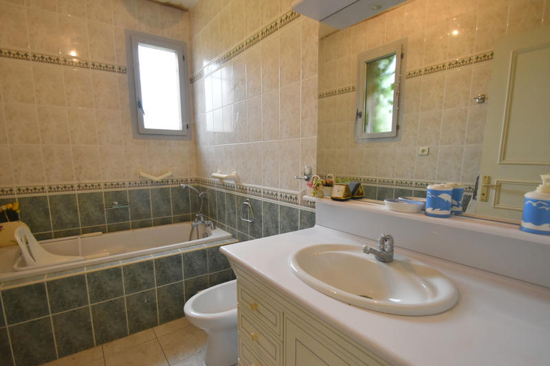 Maison - 200 m² - 7 pièces